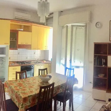 מלון דירות Regni 3*